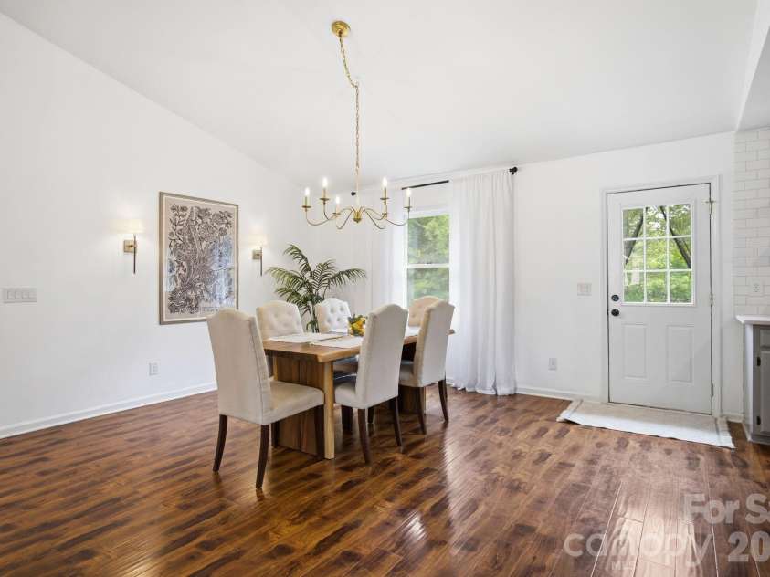 600 Gray Drive, Charlotte, NC 28213.  MLS# CAR4391536, YatesRealty ID 31700. 
