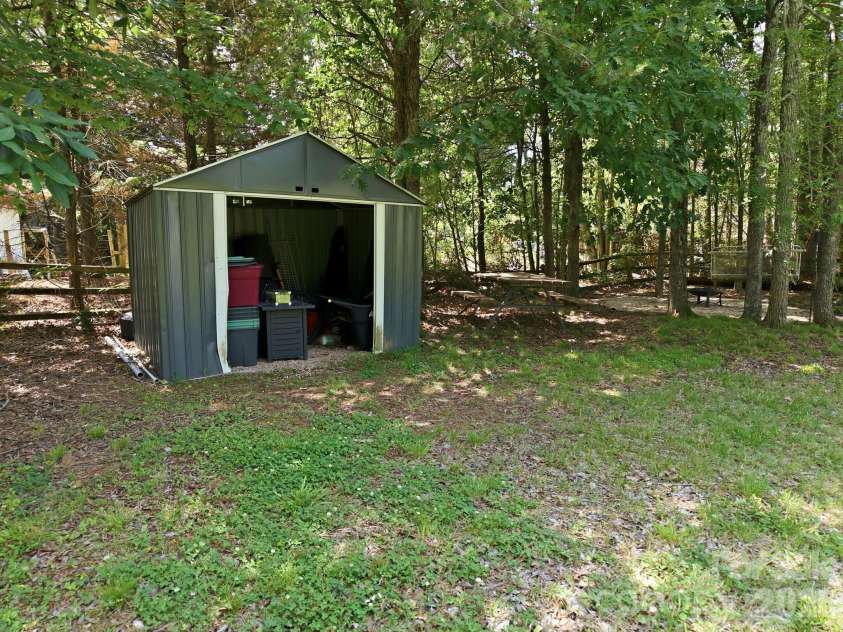 600 Gray Drive, Charlotte, NC 28213.  MLS# CAR4391536, YatesRealty ID 31700. Shed