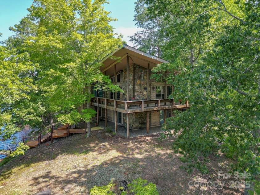 179 Mountainview Lane, Troy, NC 27371.  MLS# CAR4283240, YatesRealty ID 31701. 