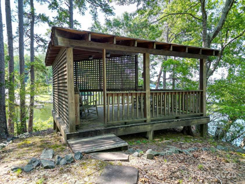 179 Mountainview Lane, Troy, NC 27371.  MLS# CAR4283240, YatesRealty ID 31701. 