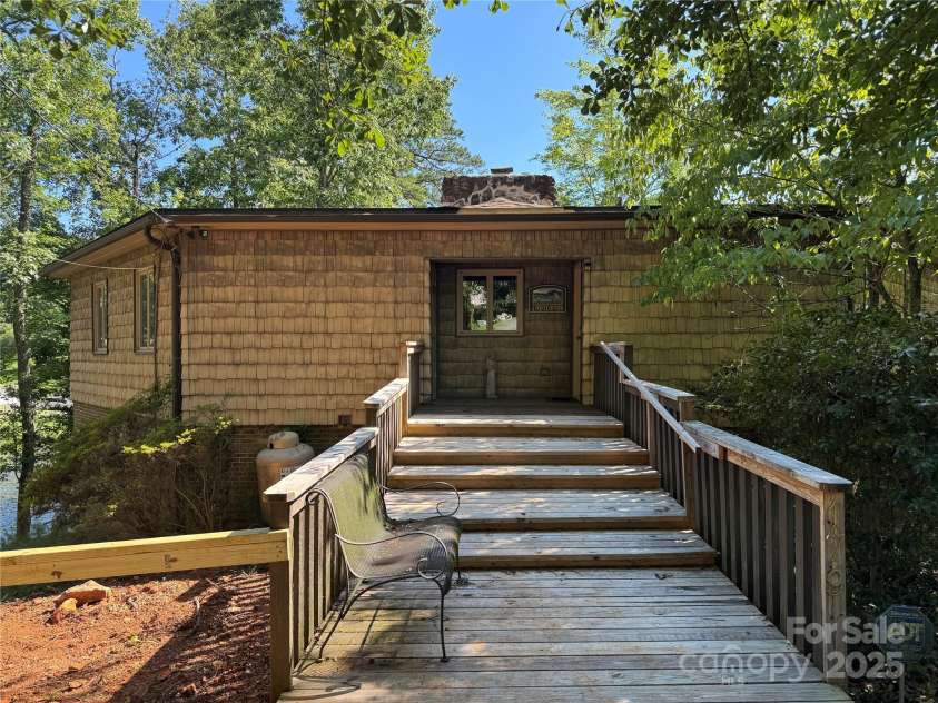 179 Mountainview Lane, Troy, NC 27371.  MLS# CAR4283240, YatesRealty ID 31701. 