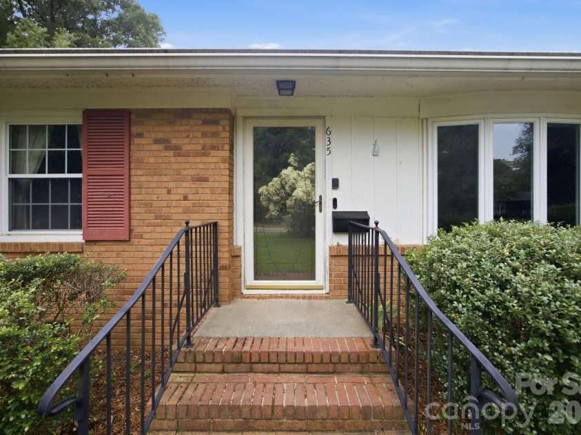 635 Fieldstone Road, Mooresville, NC 28115.  MLS# CAR4389482, YatesRealty ID 31701. 