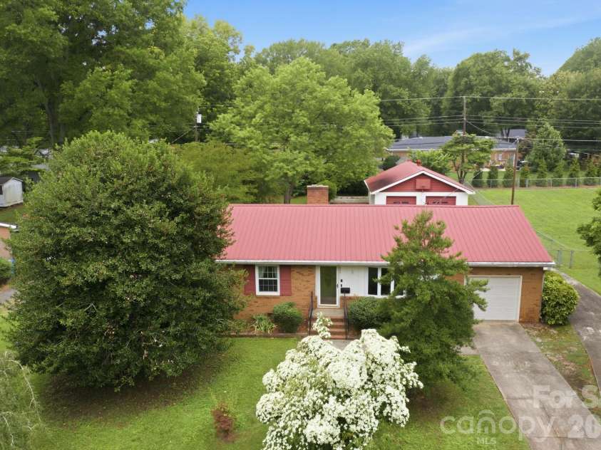 635 Fieldstone Road, Mooresville, NC 28115.  MLS# CAR4389482, YatesRealty ID 31701. 