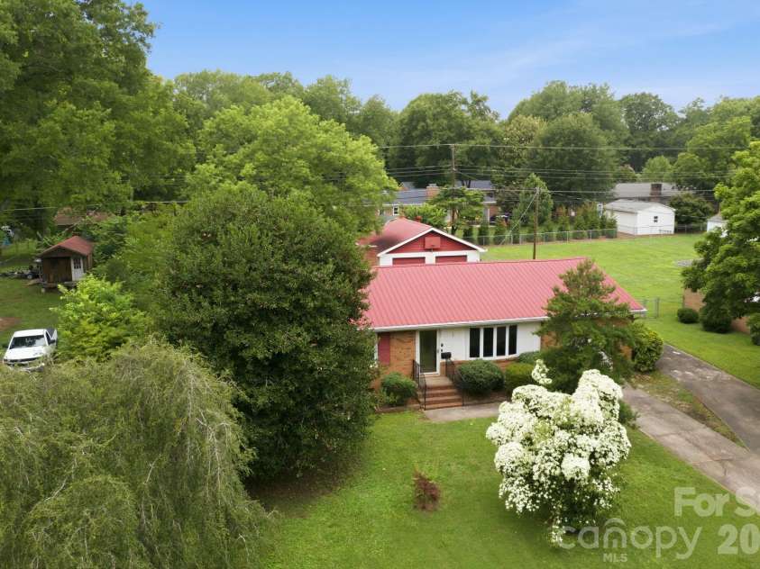 635 Fieldstone Road, Mooresville, NC 28115.  MLS# CAR4389482, YatesRealty ID 31701. 