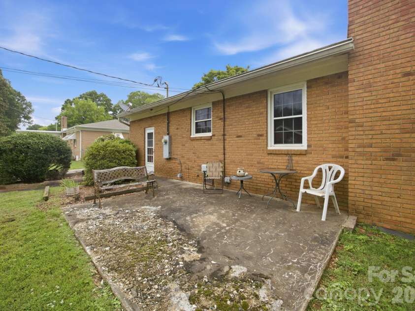 635 Fieldstone Road, Mooresville, NC 28115.  MLS# CAR4389482, YatesRealty ID 31701. 