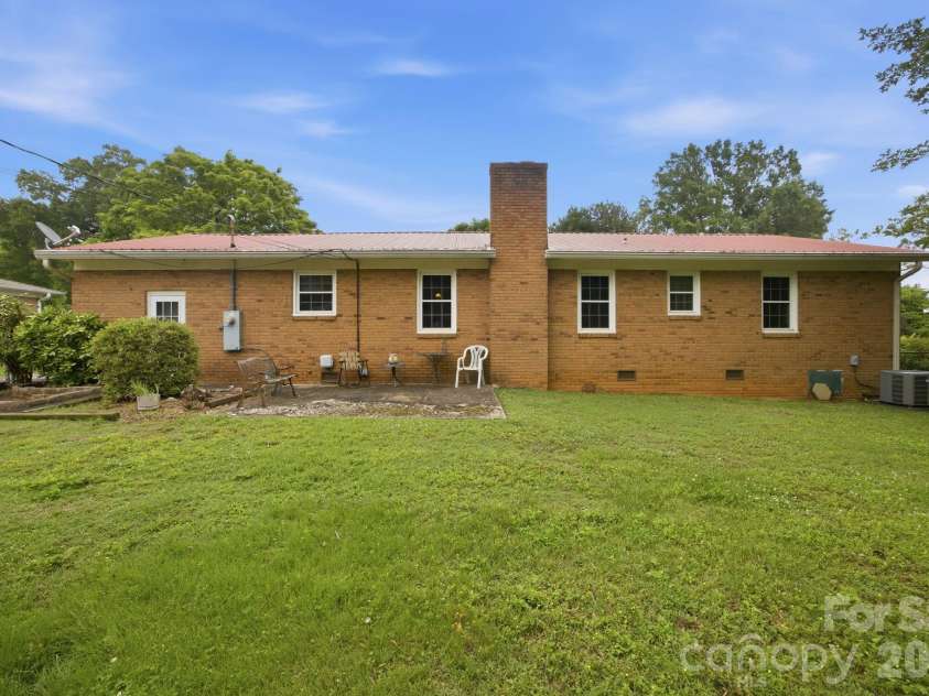 635 Fieldstone Road, Mooresville, NC 28115.  MLS# CAR4389482, YatesRealty ID 31701. 