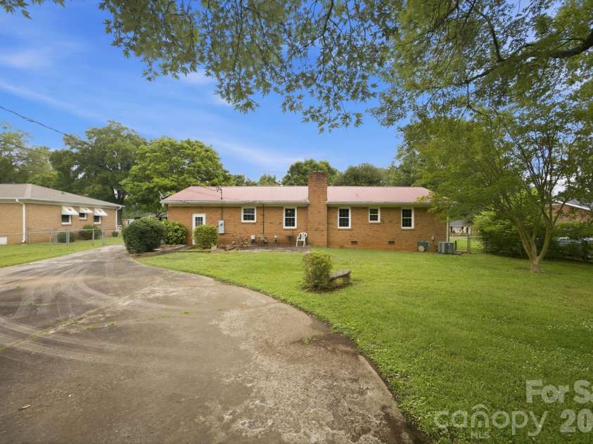 635 Fieldstone Road, Mooresville, NC 28115.  MLS# CAR4389482, YatesRealty ID 31701. 