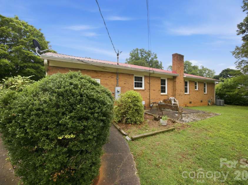 635 Fieldstone Road, Mooresville, NC 28115.  MLS# CAR4389482, YatesRealty ID 31701. 