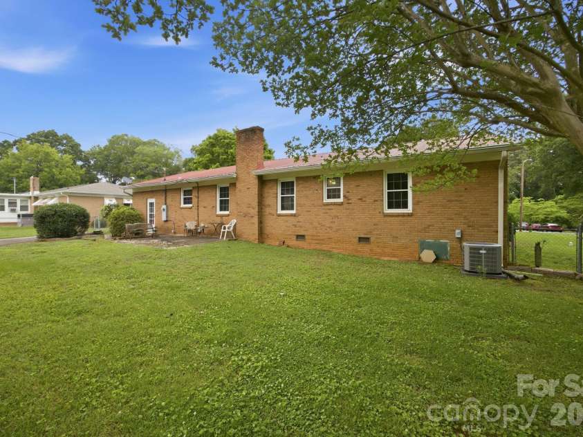 635 Fieldstone Road, Mooresville, NC 28115.  MLS# CAR4389482, YatesRealty ID 31701. 