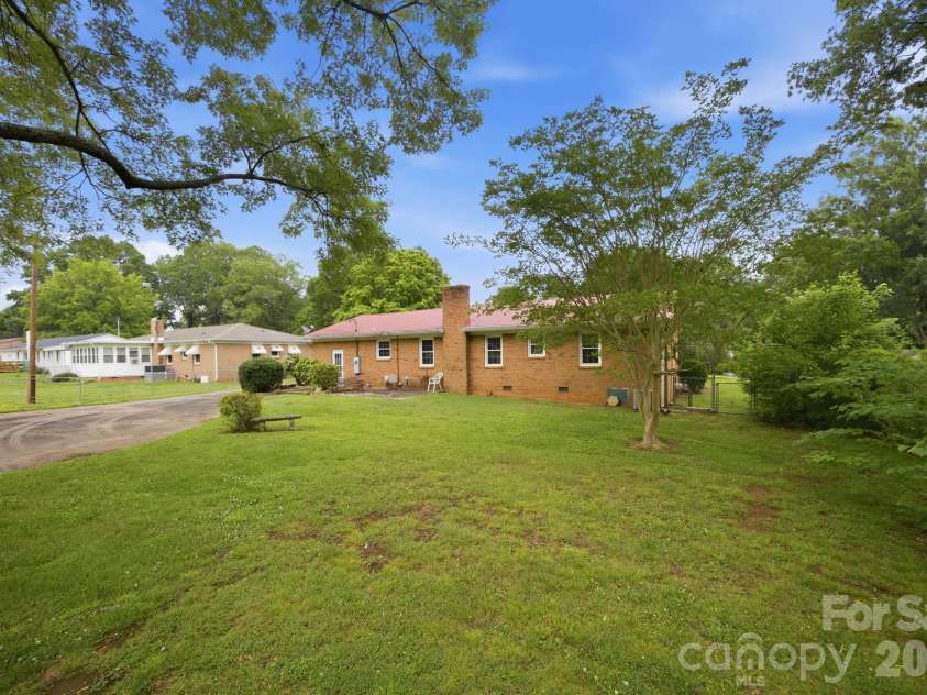 635 Fieldstone Road, Mooresville, NC 28115.  MLS# CAR4389482, YatesRealty ID 31701. 