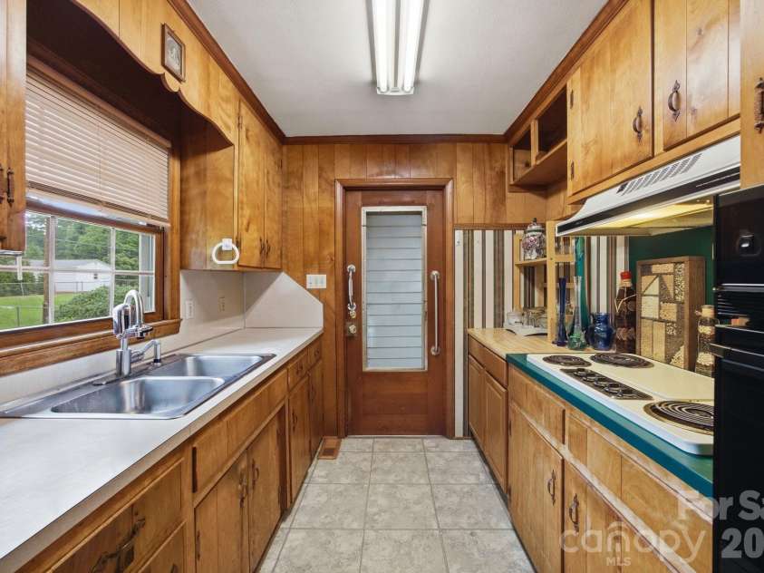 635 Fieldstone Road, Mooresville, NC 28115.  MLS# CAR4389482, YatesRealty ID 31701. 