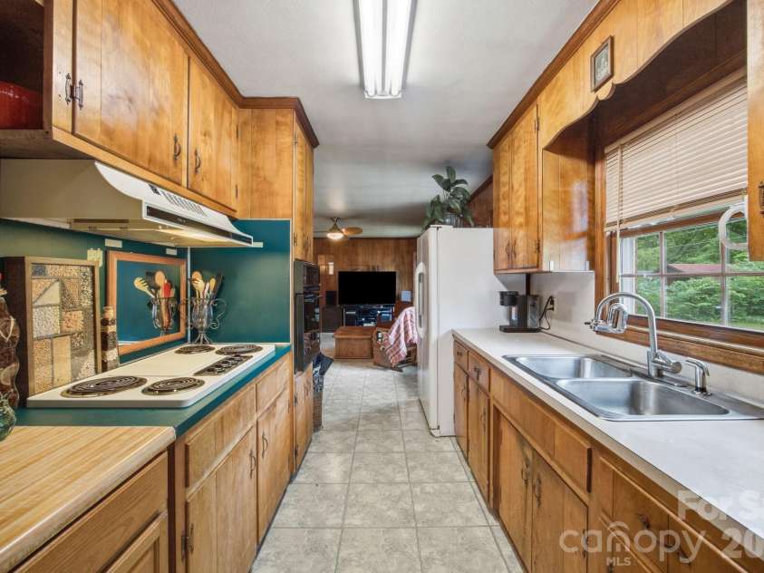 635 Fieldstone Road, Mooresville, NC 28115.  MLS# CAR4389482, YatesRealty ID 31701. 
