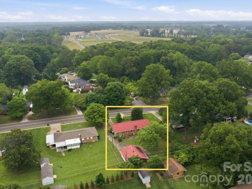 635 Fieldstone Road, Mooresville, NC 28115.  MLS# CAR4389482, YatesRealty ID 31701. 