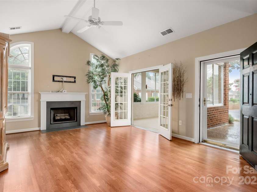 8268 Windsor Ridge Drive, Charlotte, NC 28277.  MLS# CAR4287695, YatesRealty ID 31702. 