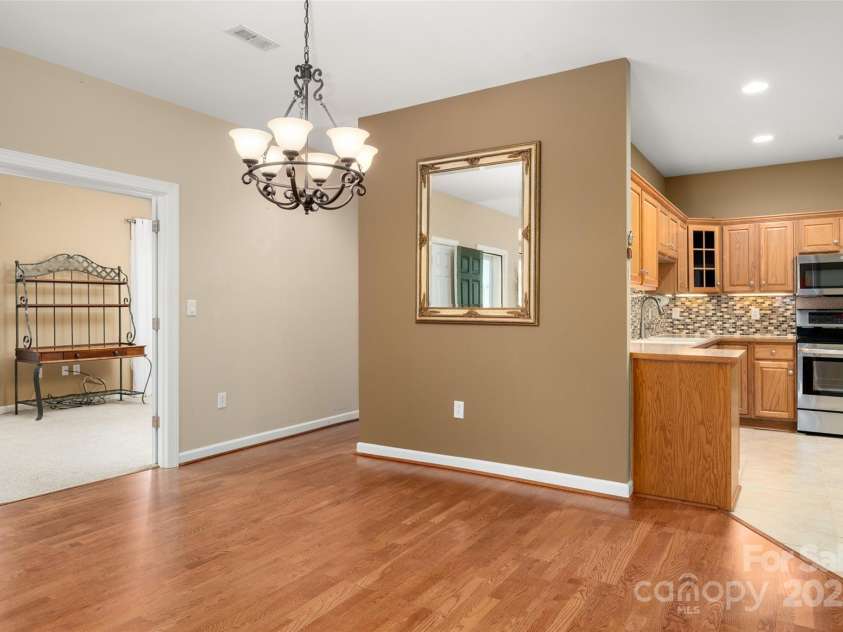 8268 Windsor Ridge Drive, Charlotte, NC 28277.  MLS# CAR4287695, YatesRealty ID 31702. 