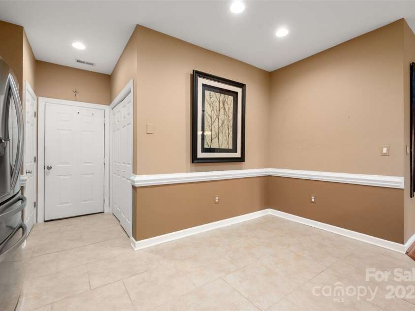 8268 Windsor Ridge Drive, Charlotte, NC 28277.  MLS# CAR4287695, YatesRealty ID 31702. 