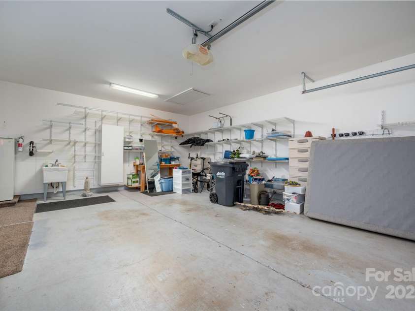 8268 Windsor Ridge Drive, Charlotte, NC 28277.  MLS# CAR4287695, YatesRealty ID 31702. 