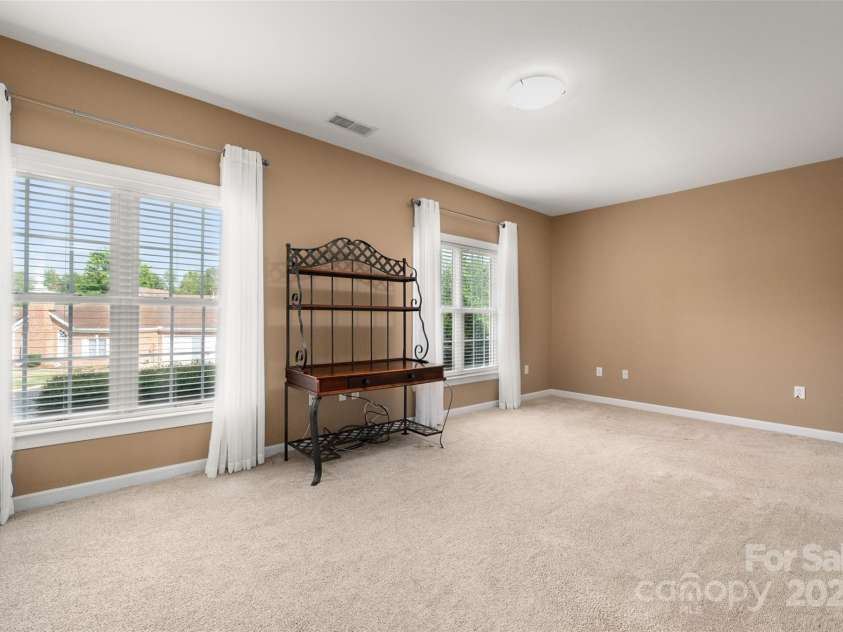 8268 Windsor Ridge Drive, Charlotte, NC 28277.  MLS# CAR4287695, YatesRealty ID 31702. 