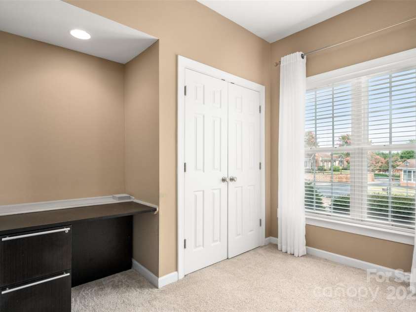 8268 Windsor Ridge Drive, Charlotte, NC 28277.  MLS# CAR4287695, YatesRealty ID 31702. 