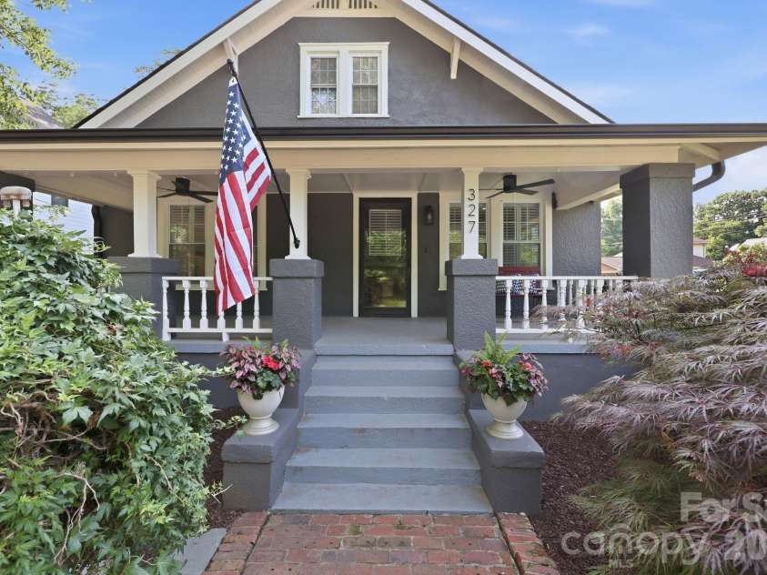 327 Campus Street, Charlotte, NC 28216.  MLS# CAR4379740, YatesRealty ID 31703. 