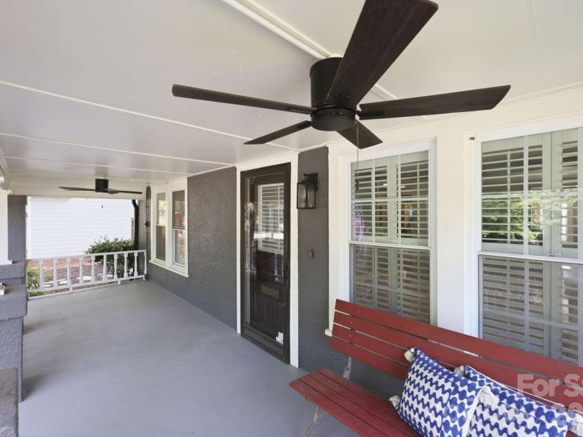 327 Campus Street, Charlotte, NC 28216.  MLS# CAR4379740, YatesRealty ID 31703. 