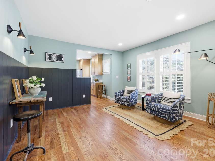 327 Campus Street, Charlotte, NC 28216.  MLS# CAR4379740, YatesRealty ID 31703. 