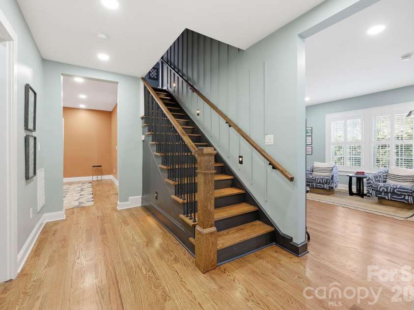 327 Campus Street, Charlotte, NC 28216.  MLS# CAR4379740, YatesRealty ID 31703. 
