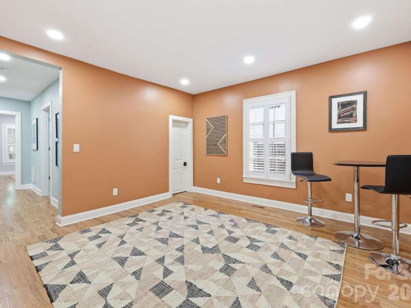 327 Campus Street, Charlotte, NC 28216.  MLS# CAR4379740, YatesRealty ID 31703. 