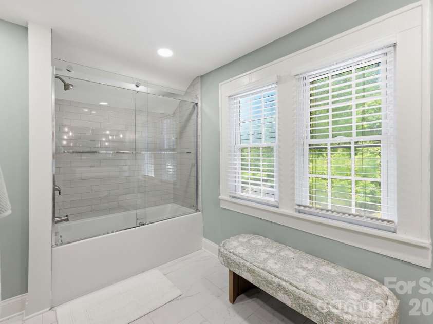 327 Campus Street, Charlotte, NC 28216.  MLS# CAR4379740, YatesRealty ID 31703. 