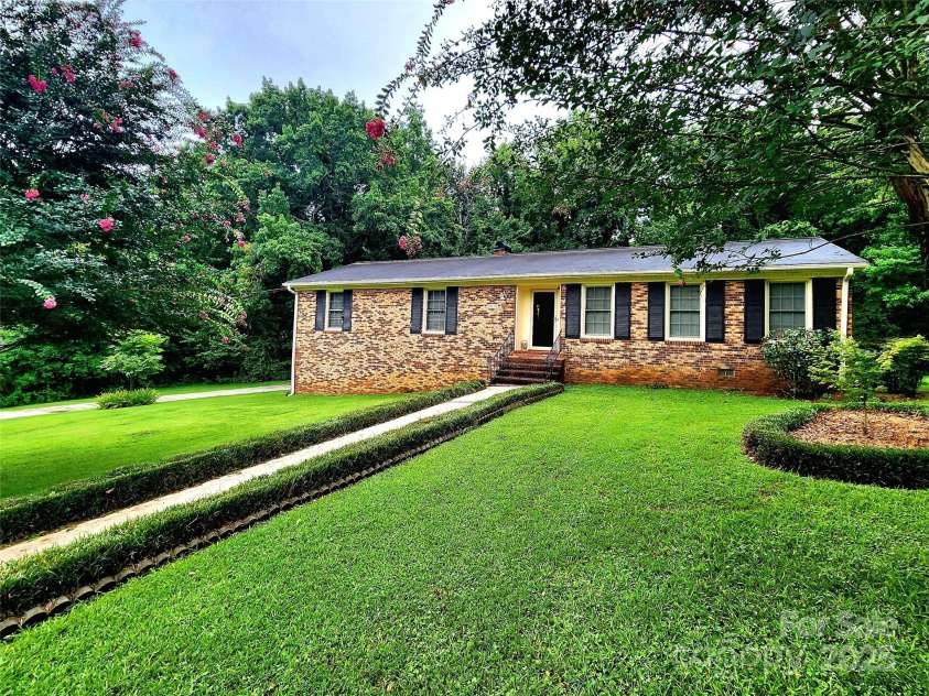 2019 Rhonda Drive, Gastonia, NC 28054.  MLS# CAR4289053, YatesRealty ID 31704. 2019 Rhonda Dr