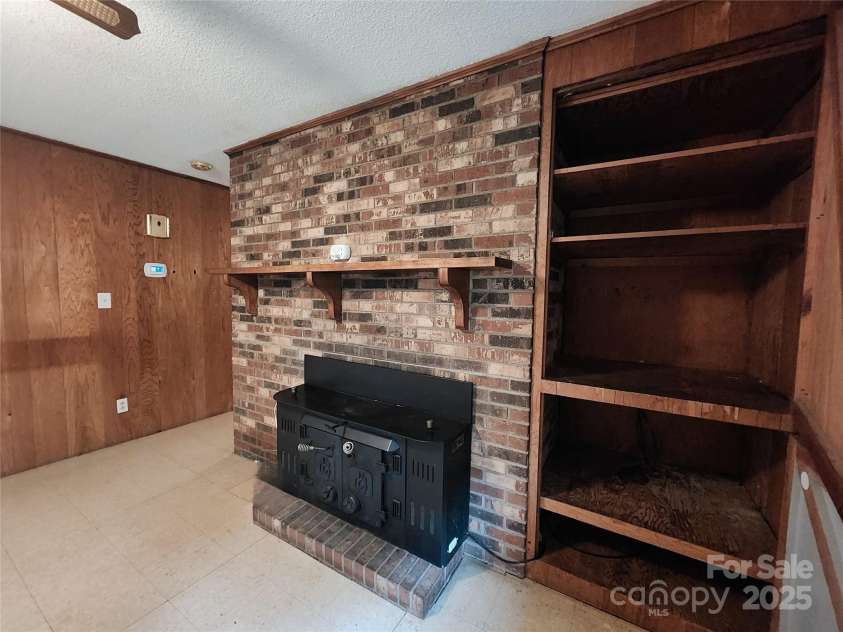 2019 Rhonda Drive, Gastonia, NC 28054.  MLS# CAR4289053, YatesRealty ID 31704. Family room