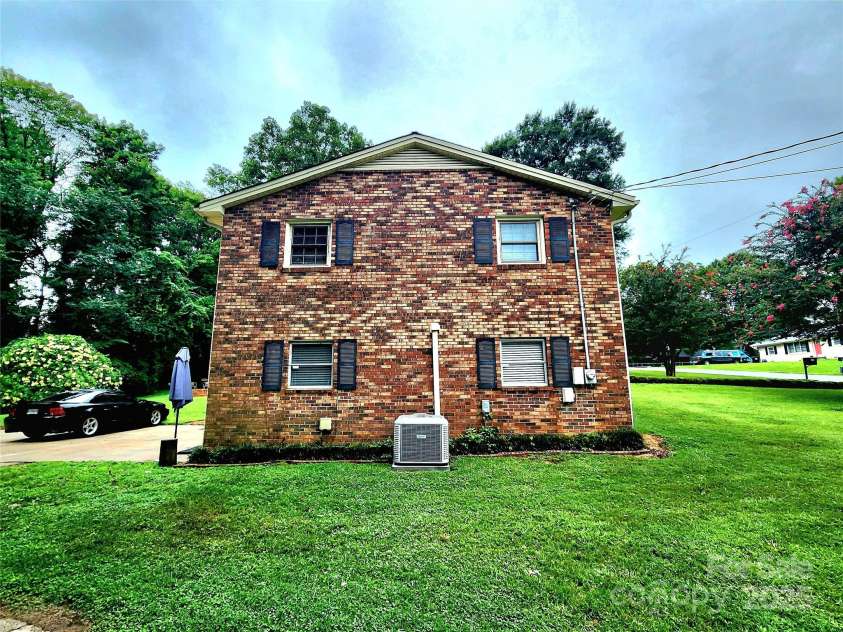 2019 Rhonda Drive, Gastonia, NC 28054.  MLS# CAR4289053, YatesRealty ID 31704. Full basement
