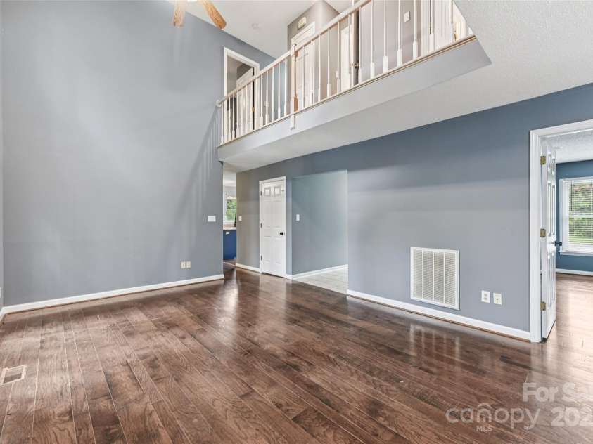 22 31st Avenue Court, Hickory, NC 28601.  MLS# CAR4276200, YatesRealty ID 31705. 