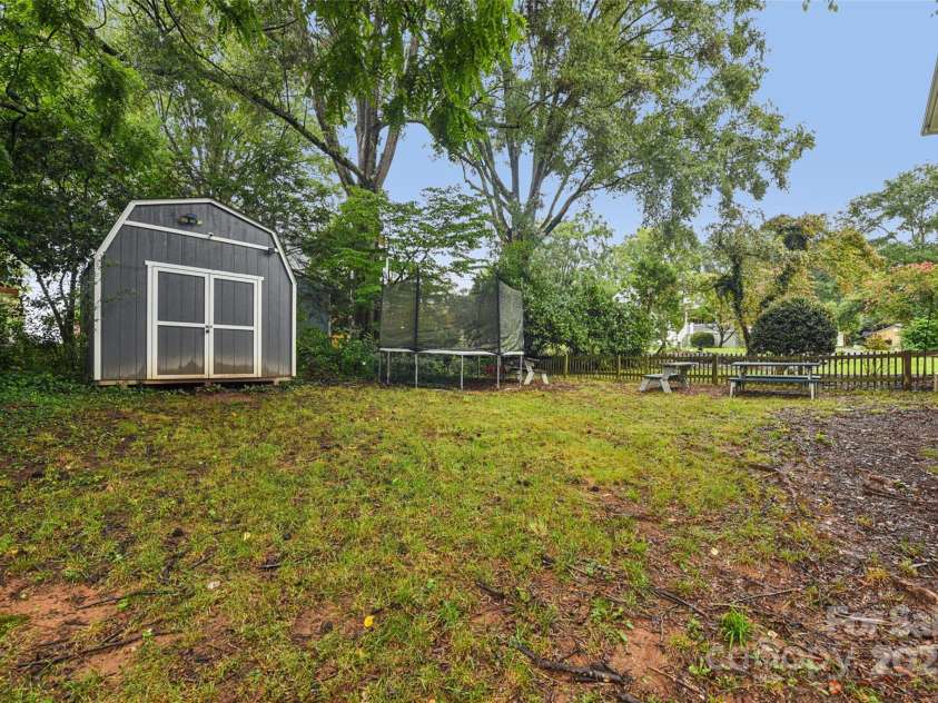 22 31st Avenue Court, Hickory, NC 28601.  MLS# CAR4276200, YatesRealty ID 31705. 