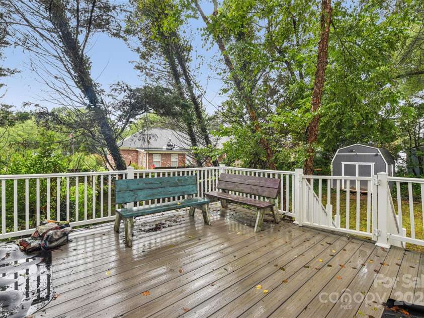 22 31st Avenue Court, Hickory, NC 28601.  MLS# CAR4276200, YatesRealty ID 31705. 