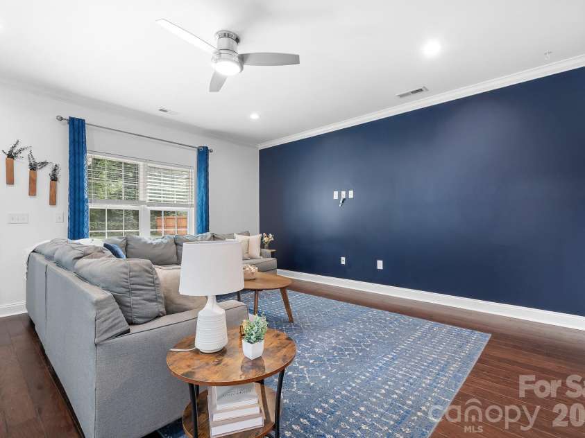 2617 Kendrick Avenue, Charlotte, NC 28269.  MLS# CAR4392189, YatesRealty ID 31705. 