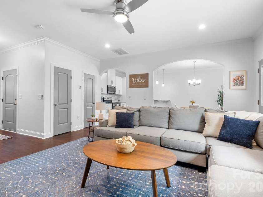 2617 Kendrick Avenue, Charlotte, NC 28269.  MLS# CAR4392189, YatesRealty ID 31705. 