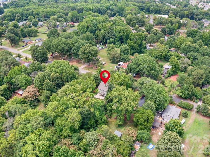 2617 Kendrick Avenue, Charlotte, NC 28269.  MLS# CAR4392189, YatesRealty ID 31705. 