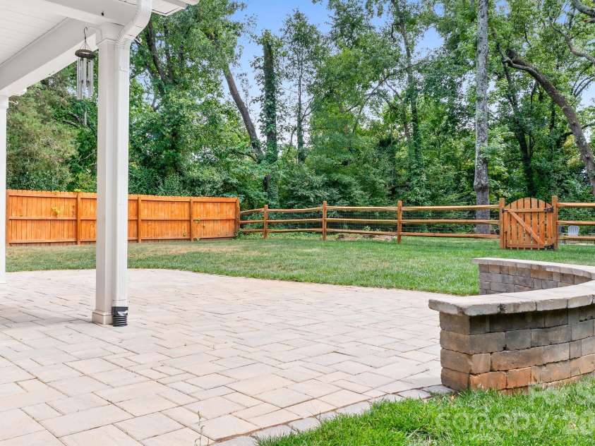 2617 Kendrick Avenue, Charlotte, NC 28269.  MLS# CAR4392189, YatesRealty ID 31705. 