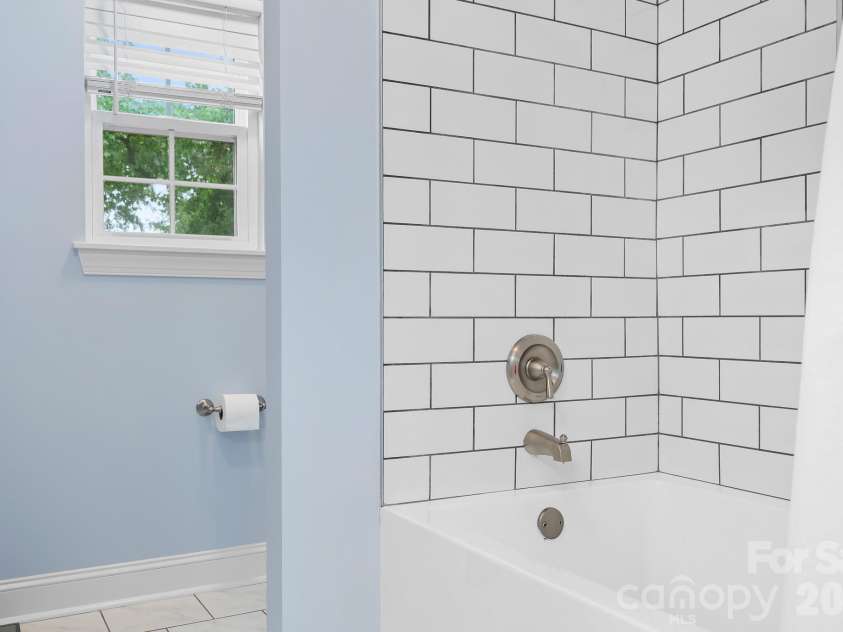 2617 Kendrick Avenue, Charlotte, NC 28269.  MLS# CAR4392189, YatesRealty ID 31705. Primary Bath View 2