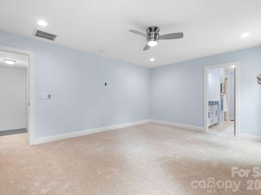 2617 Kendrick Avenue, Charlotte, NC 28269.  MLS# CAR4392189, YatesRealty ID 31705. Primary Bedroom View 2