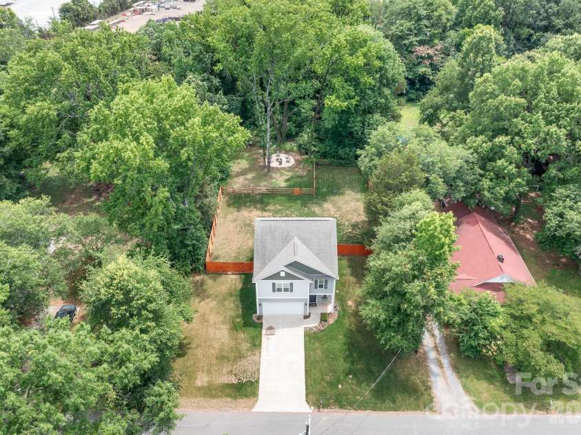 2617 Kendrick Avenue, Charlotte, NC 28269.  MLS# CAR4392189, YatesRealty ID 31705. Privacy!