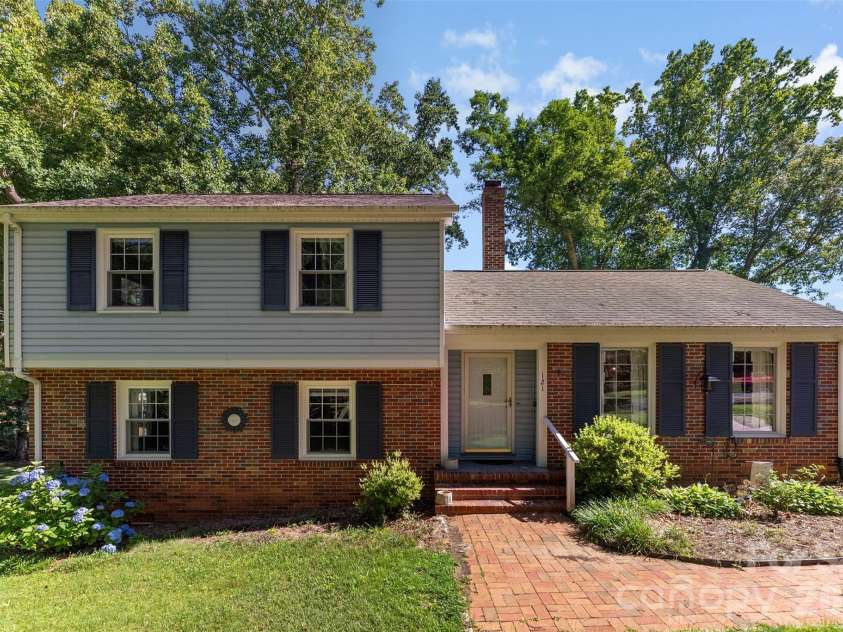 121 Summersby Street, Fort Mill, SC 29715.  MLS# CAR4388715, YatesRealty ID 31706. 