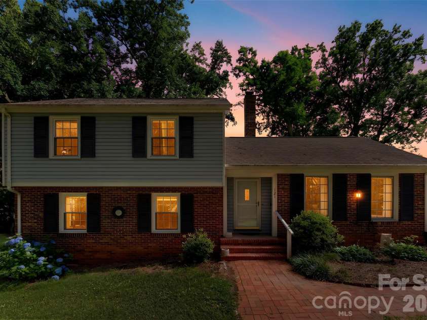 121 Summersby Street, Fort Mill, SC 29715.  MLS# CAR4388715, YatesRealty ID 31706. 