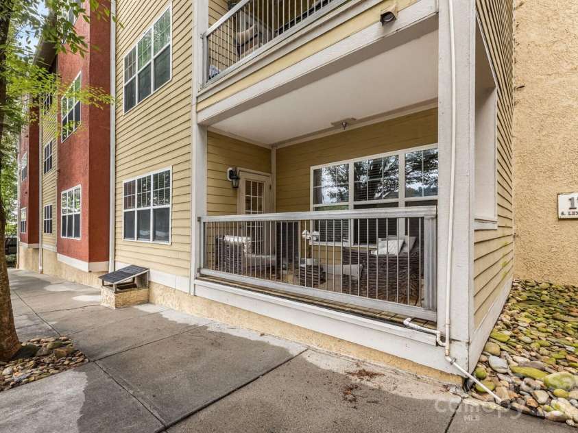 175 Lexington Avenue, Asheville, NC 28801.  MLS# CAR4289288, YatesRealty ID 31706. Virtually staged patio