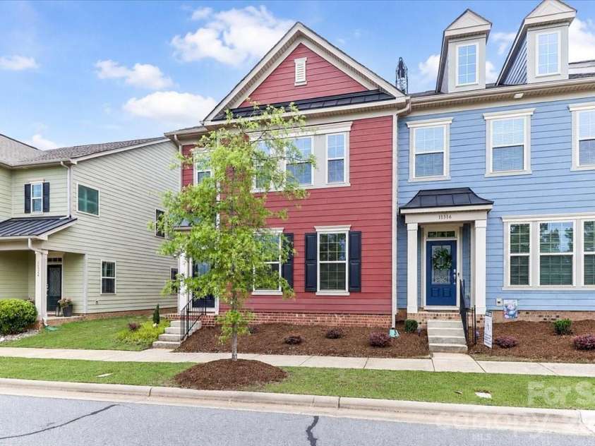11320 Westbranch Parkway, Davidson, NC 28036.  MLS# CAR4392309, YatesRealty ID 31707. This is  3 bedroom, 3.5 bath home