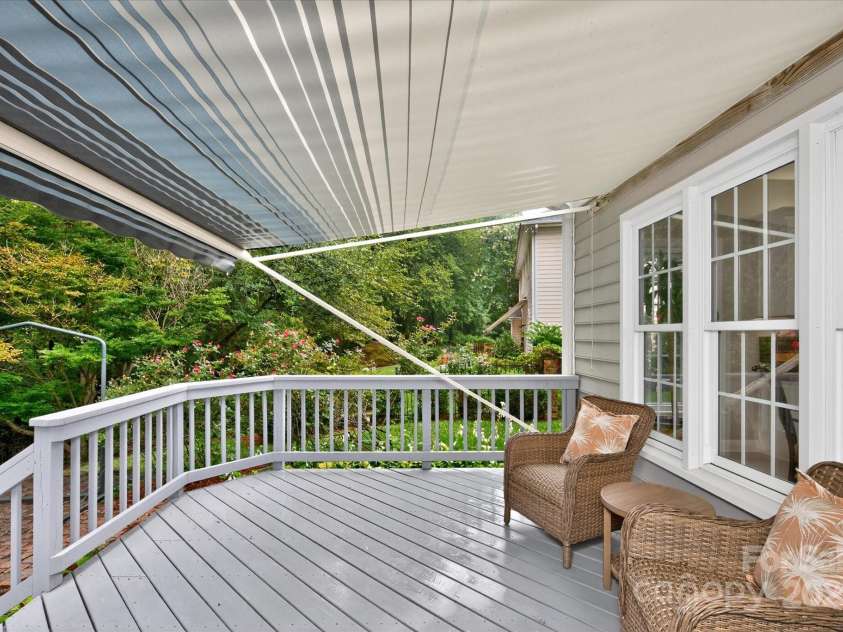 4713 Hanging Ivy Drive, Charlotte, NC 28215.  MLS# CAR4290401, YatesRealty ID 31707. Deck / Porch