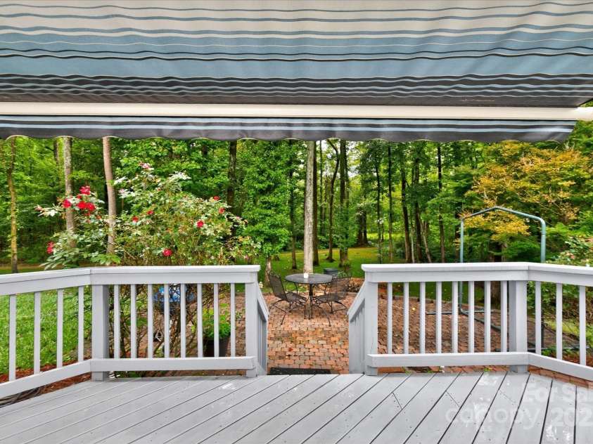 4713 Hanging Ivy Drive, Charlotte, NC 28215.  MLS# CAR4290401, YatesRealty ID 31707. Deck / Porch
