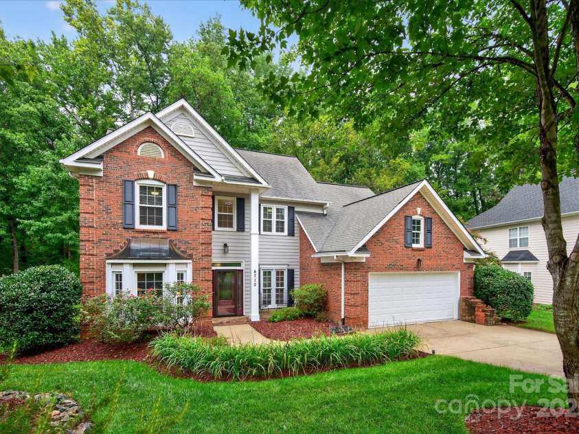 4713 Hanging Ivy Drive, Charlotte, NC 28215.  MLS# CAR4290401, YatesRealty ID 31707. Front of Home