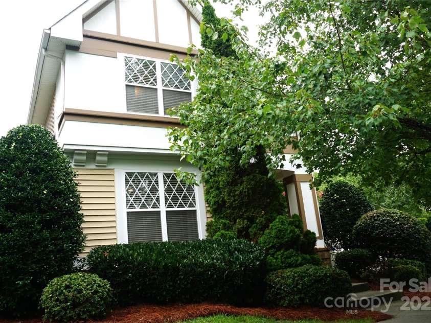 13704 Aldenbrook Drive, Huntersville, NC 28078.  MLS# CAR4291359, YatesRealty ID 31709. 